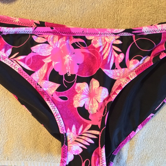 VS 2pc Reversible Bikini👙 - Picture 4 of 8